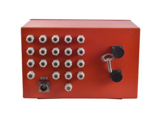 山東大齊KTC120礦用膠帶運(yùn)輸通信控制裝置(圖1) 山東大齊KTC120礦用膠帶運(yùn)輸通信控制裝置(圖1)